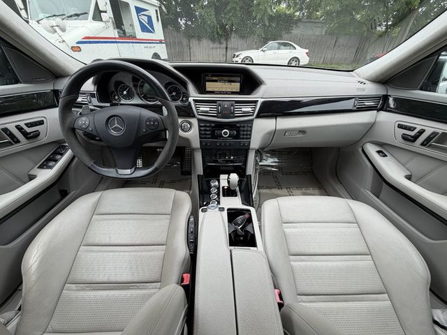 2011 Mercedes-Benz E-Class E63 AMG, SUNROOF, AMG PERFORMANCE PKG, NAVI, DRIVE ASSISTANCE - 23039695 - 2