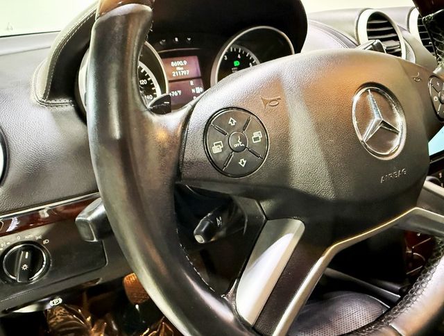 2011 Mercedes-Benz GL-Class 4MATIC 4dr GL 550 - 22928357 - 11