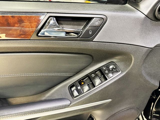 2011 Mercedes-Benz GL-Class 4MATIC 4dr GL 550 - 22928357 - 19