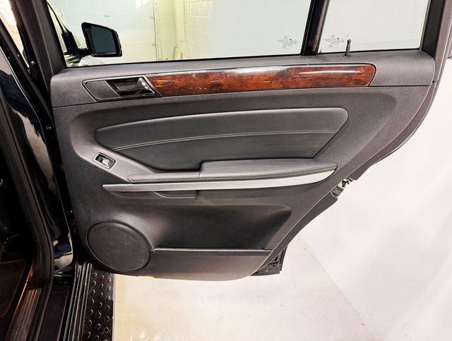 2011 Mercedes-Benz GL-Class 4MATIC 4dr GL 550 - 22928357 - 34