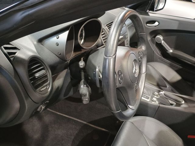 2011 Mercedes-Benz SLK SLK300 AMG Sport Clean Carfax - 23027666 - 21