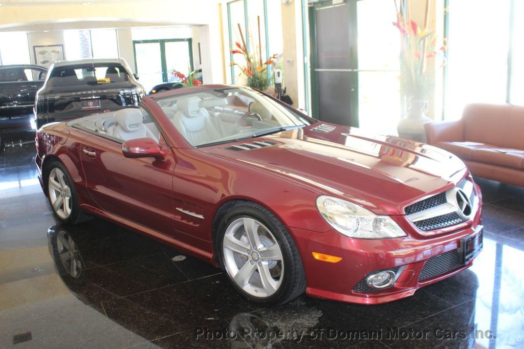2011 Mercedes Benz SL photo 2