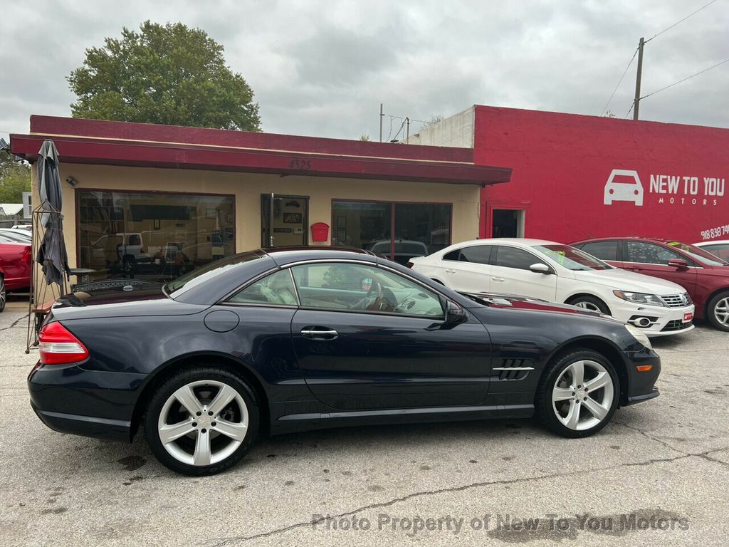 2011 Mercedes Benz SL 550 photo 11