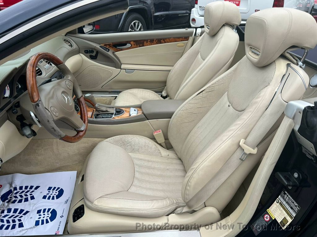 2011 Mercedes Benz SL 550 photo 12