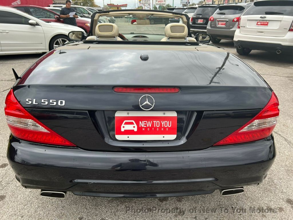 2011 Mercedes Benz SL 550 photo 16