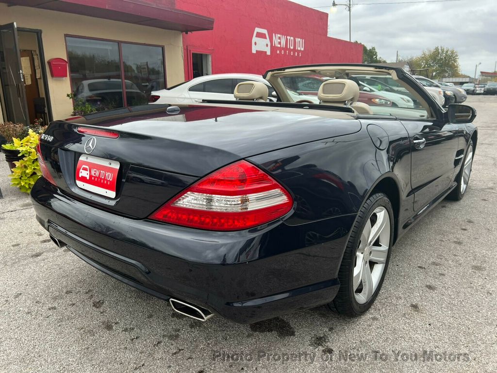 2011 Mercedes Benz SL 550 photo 2