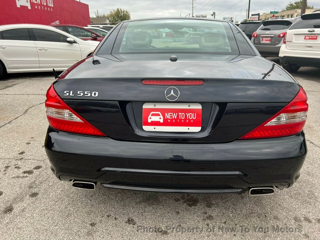 2011 Mercedes Benz SL 550 photo 18