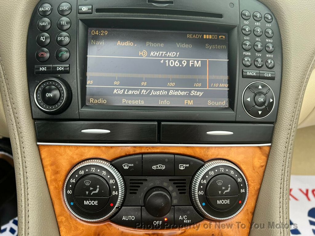 2011 Mercedes Benz SL 550 photo 19