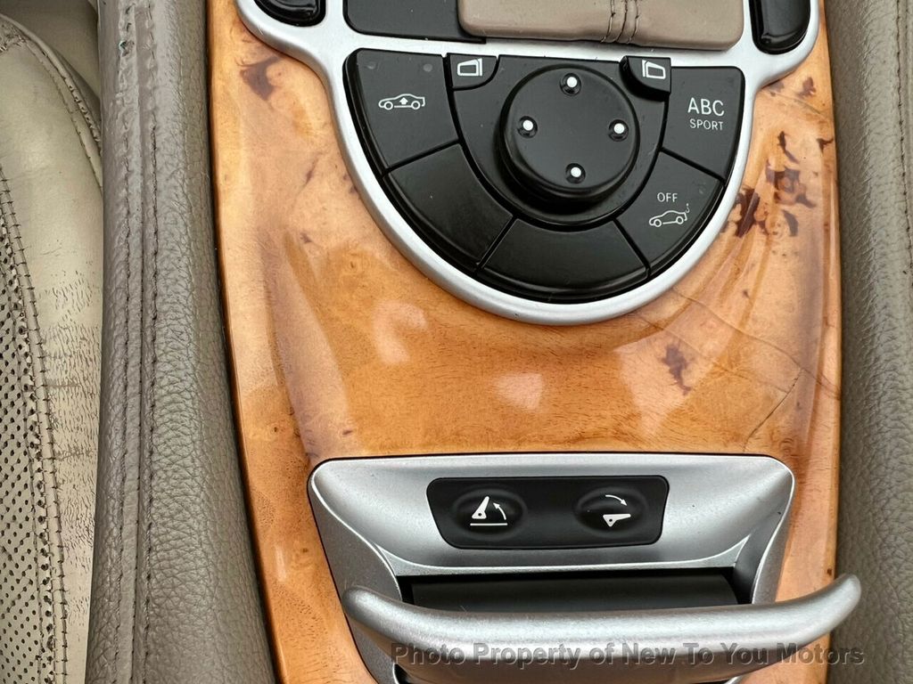 2011 Mercedes Benz SL 550 photo 20
