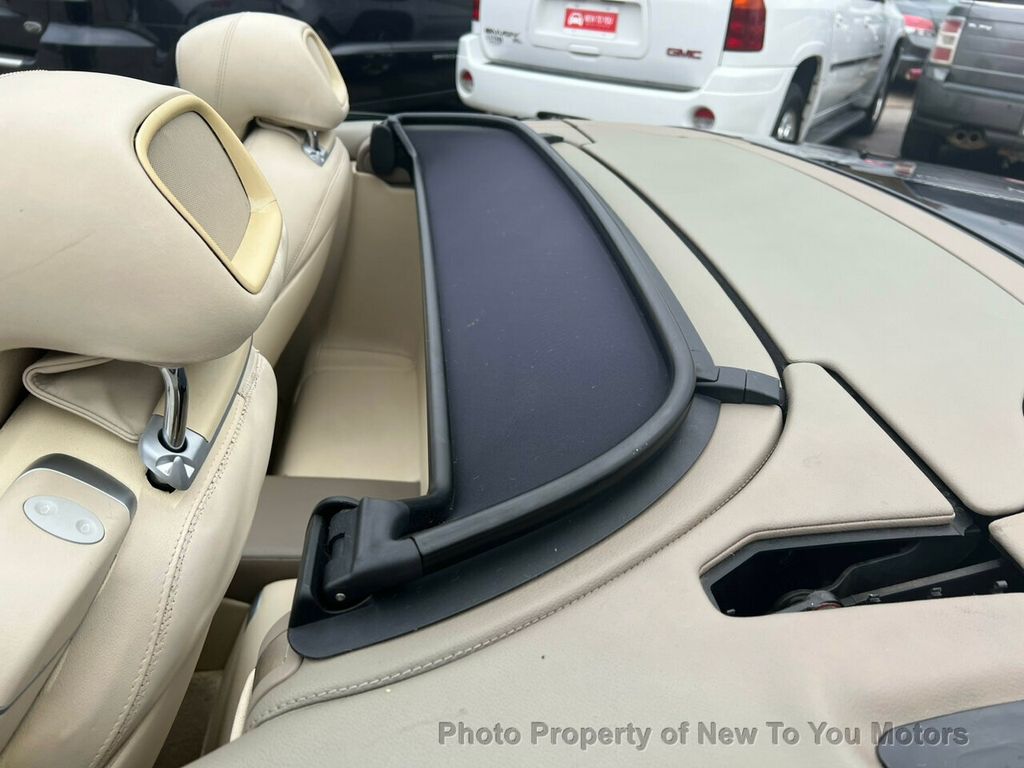 2011 Mercedes Benz SL 550 photo 23