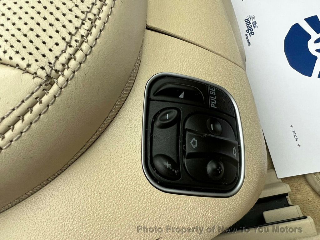 2011 Mercedes Benz SL 550 photo 24