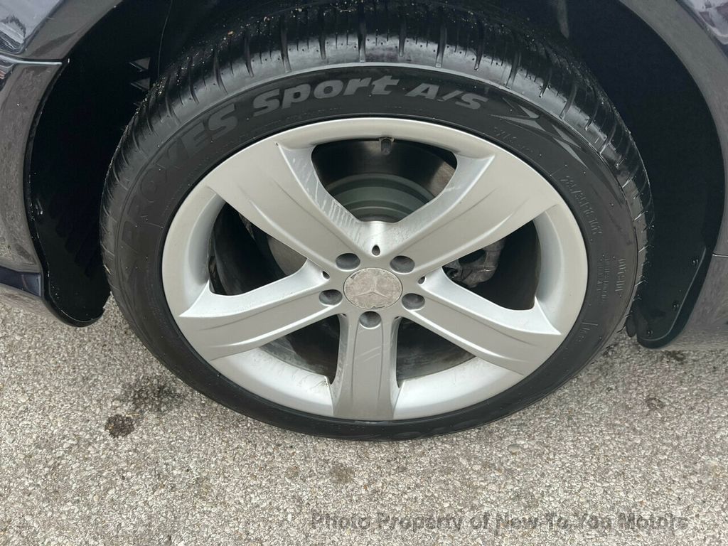 2011 Mercedes Benz SL 550 photo 29