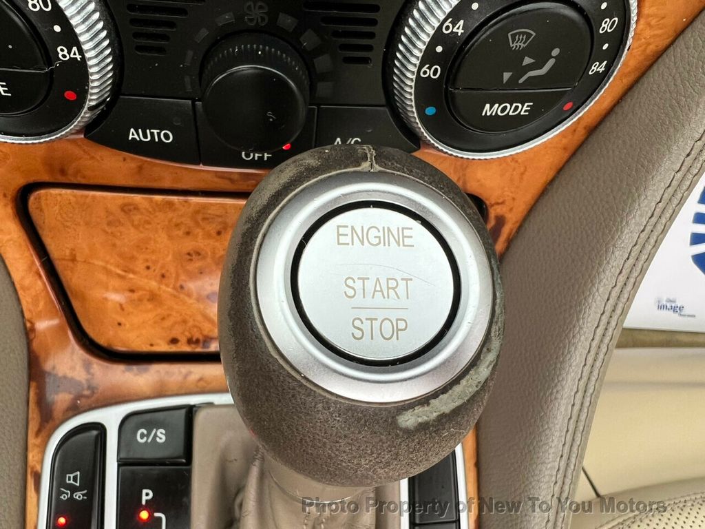 2011 Mercedes Benz SL 550 photo 7