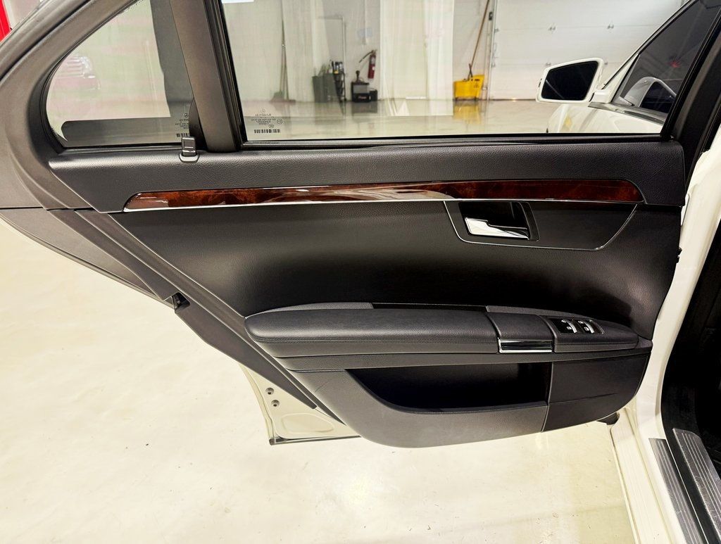 2011 Mercedes-Benz S-Class 4dr Sedan S 550 4MATIC - 22936013 - 40