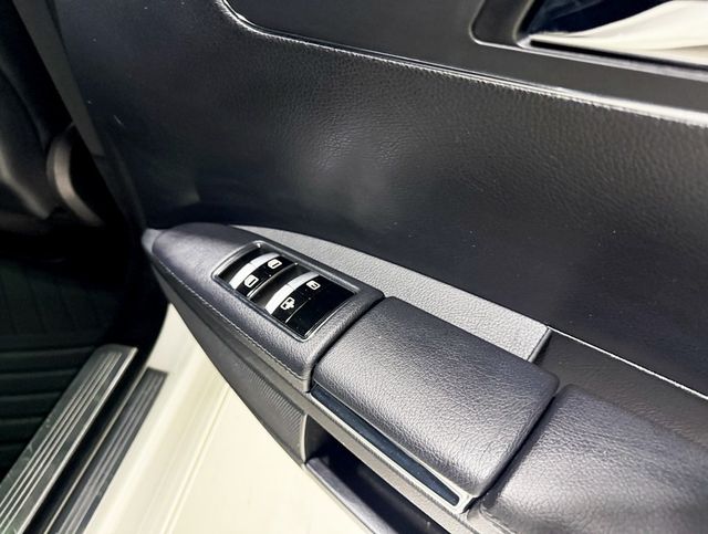 2011 Mercedes-Benz S-Class 4dr Sedan S 550 4MATIC - 22936013 - 47