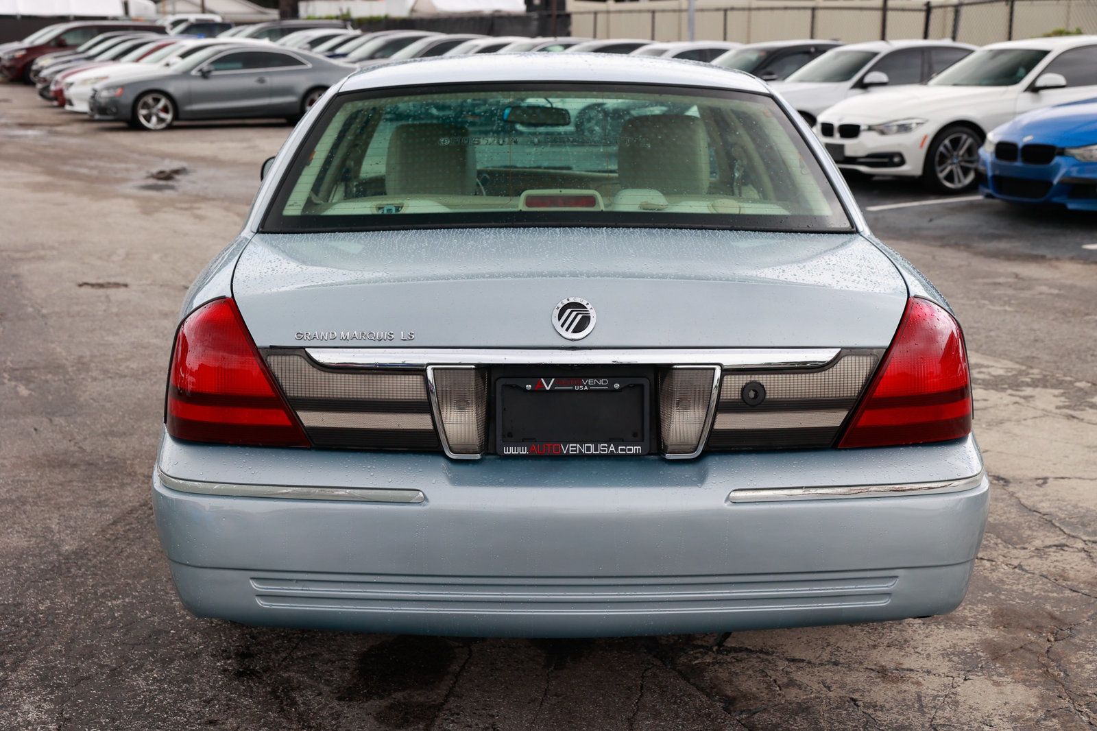 2011 Mercury Grand Marquis LS photo 9