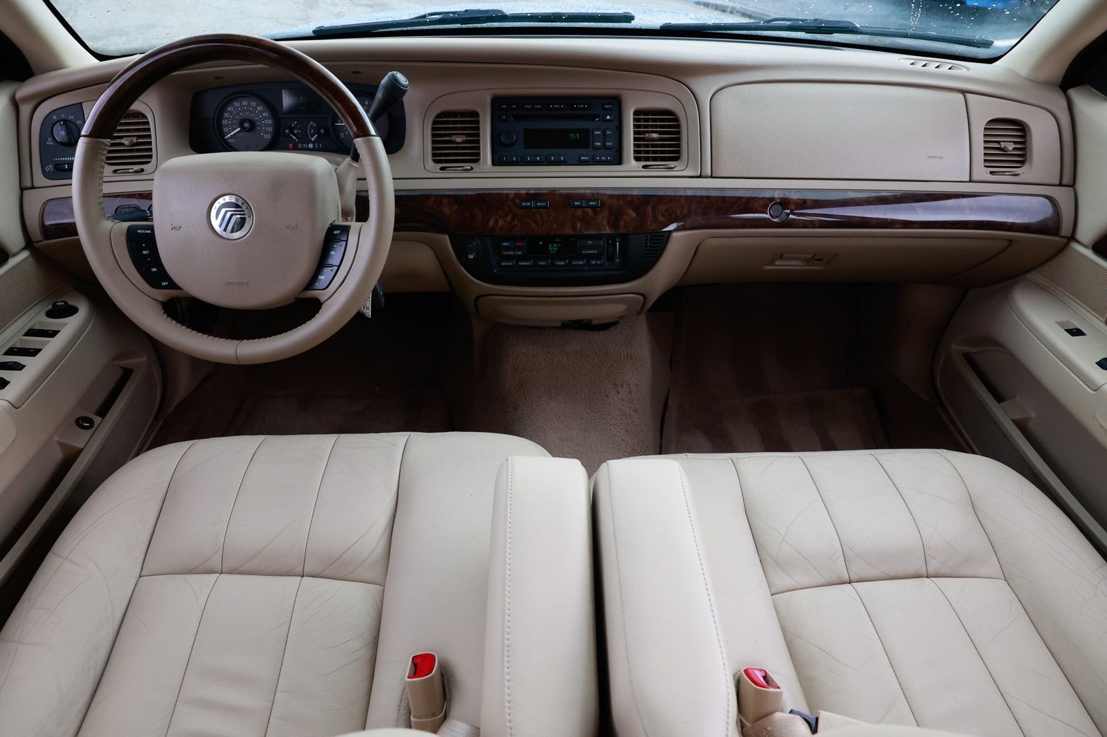 2011 Mercury Grand Marquis LS photo 20