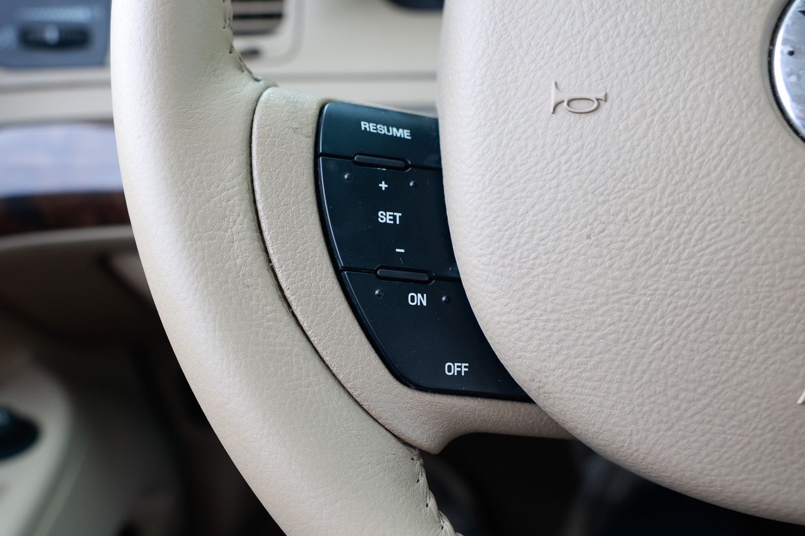 2011 Mercury Grand Marquis LS photo 24