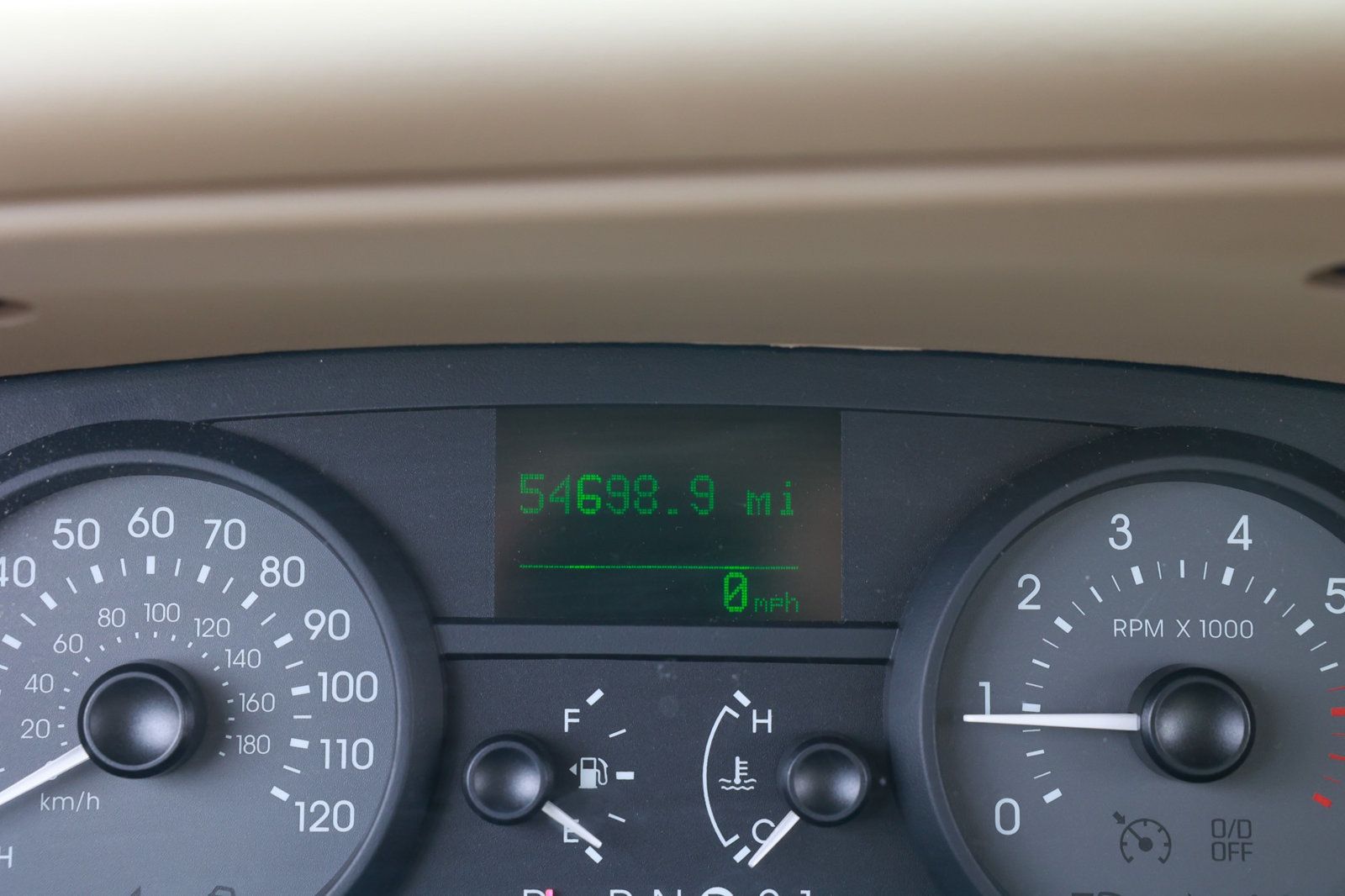 2011 Mercury Grand Marquis LS photo 27