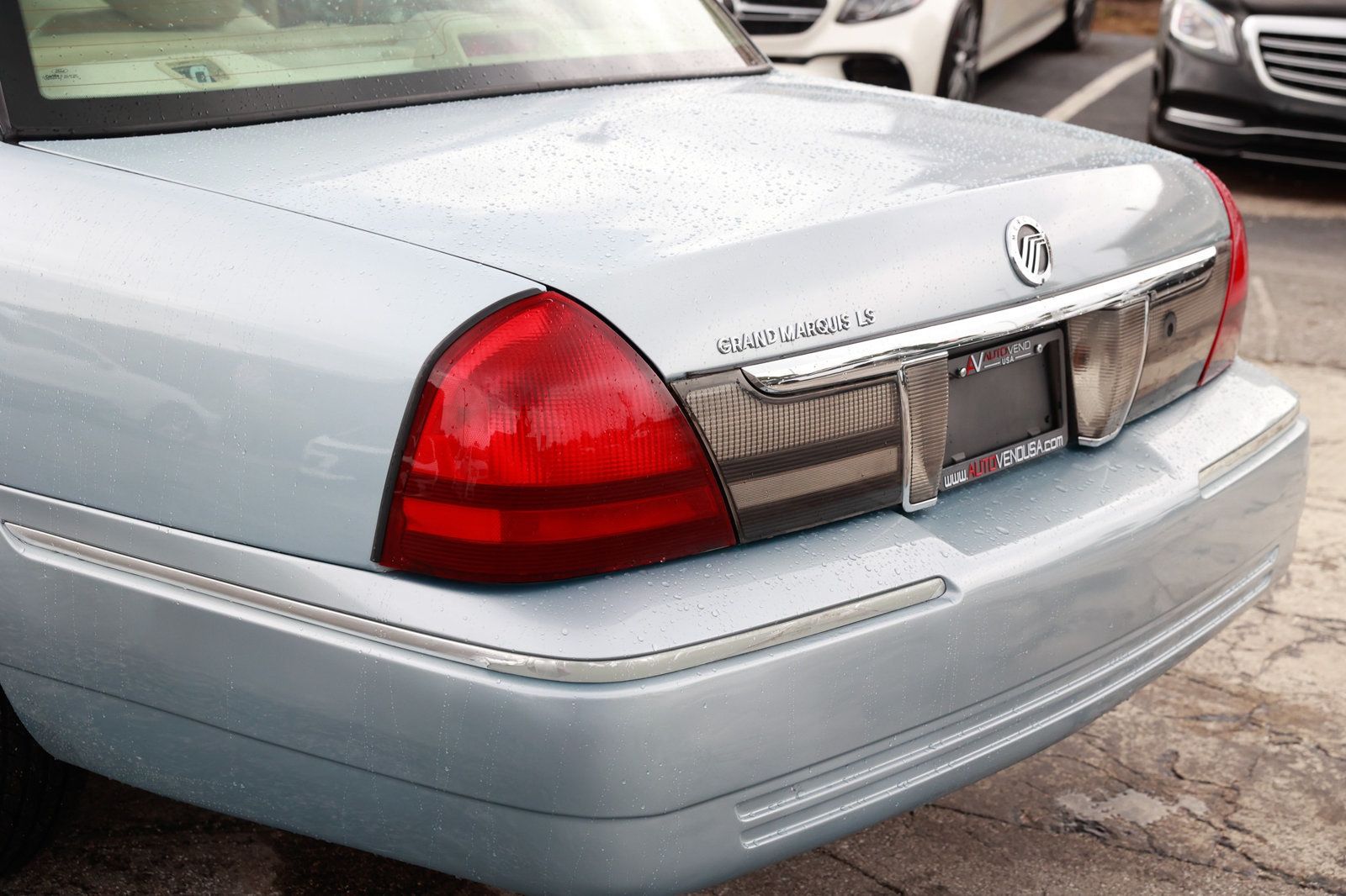 2011 Mercury Grand Marquis LS photo 28
