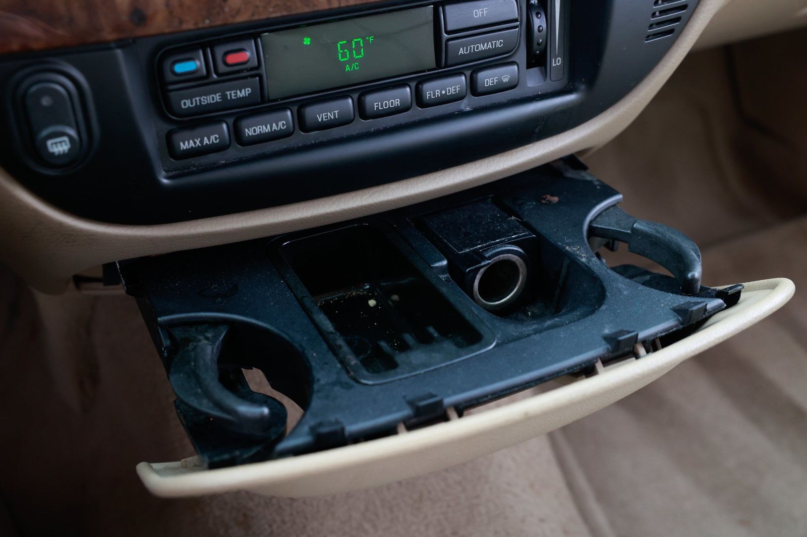 2011 Mercury Grand Marquis LS photo 30