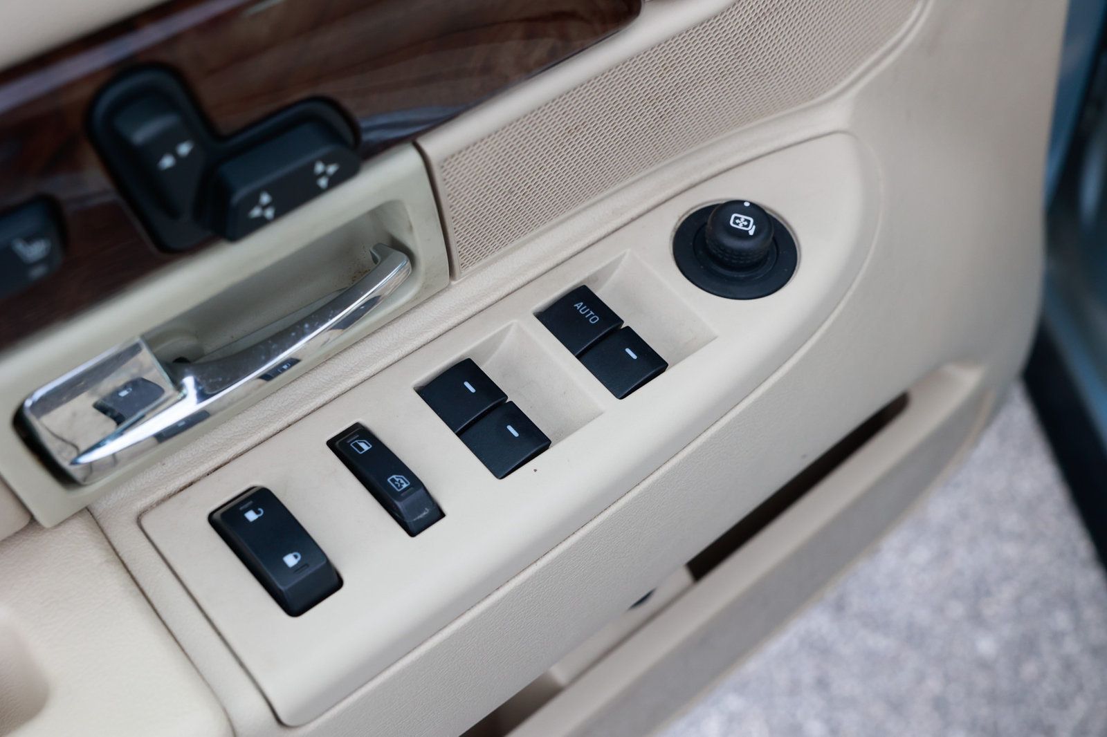 2011 Mercury Grand Marquis LS photo 38