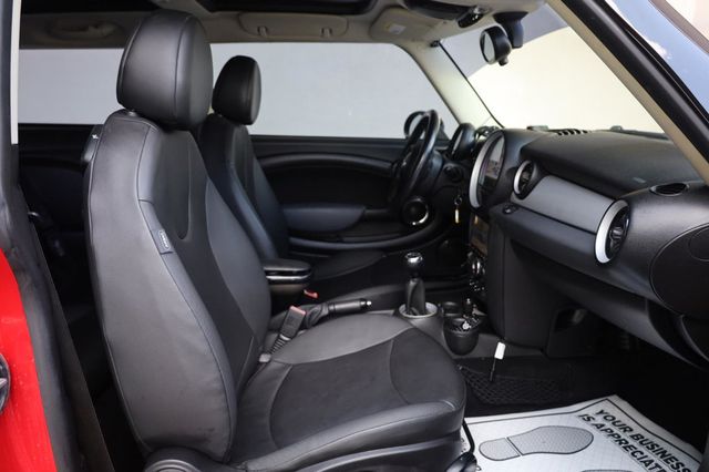 2011 Mini Cooper Base - 23049592 - 19
