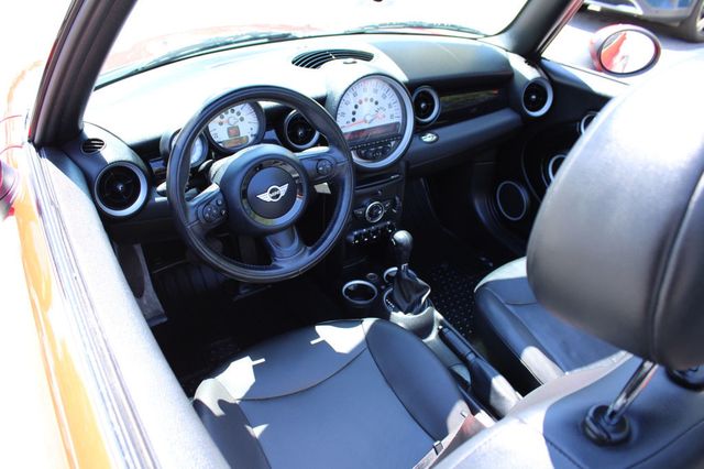 2011 MINI Cooper Convertible  - 23067942 - 19