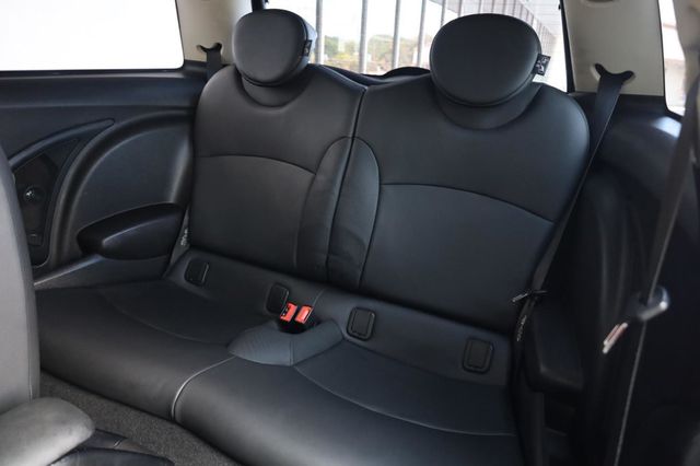 2011 Mini Cooper Hardtop 2 Door  - 23049592 - 16