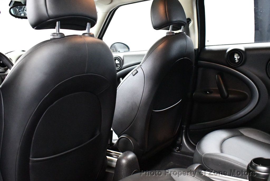 2011 Mini Cooper S photo 11
