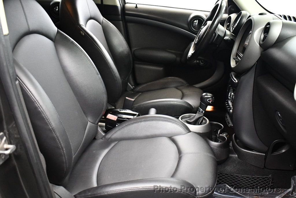 2011 Mini Cooper S photo 21
