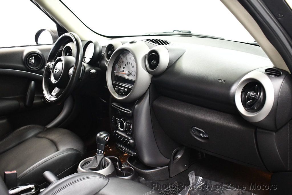 2011 Mini Cooper S photo 22