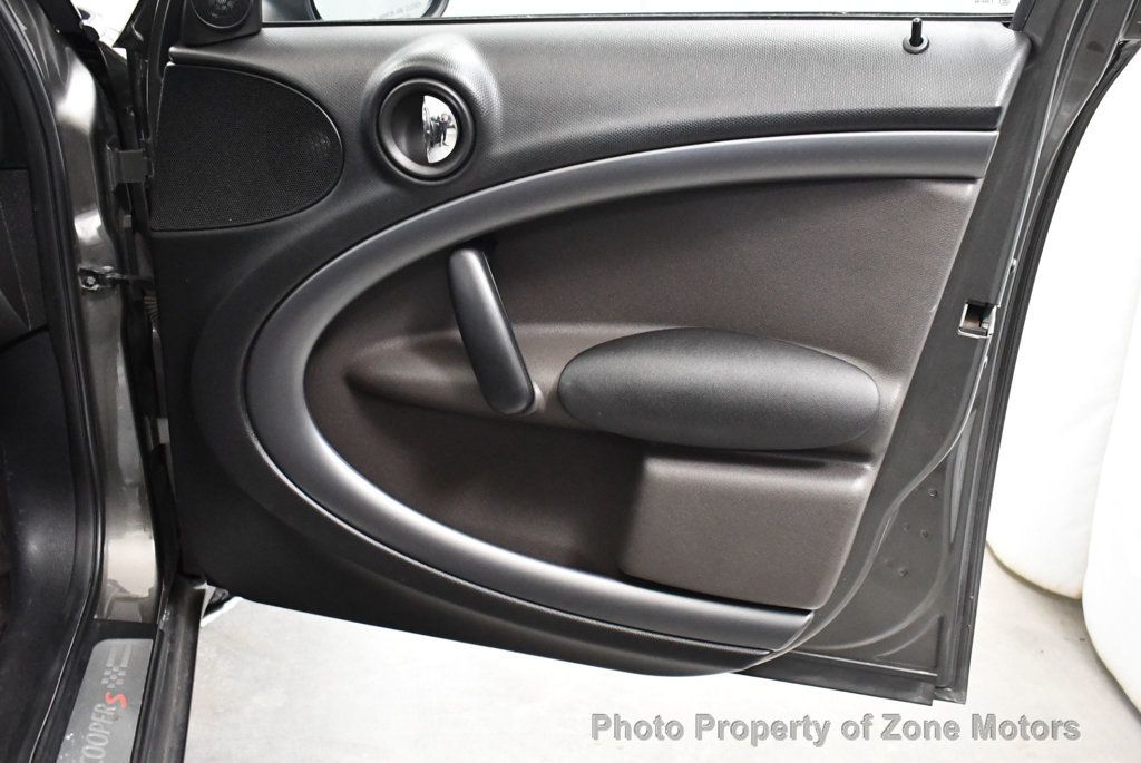 2011 Mini Cooper S photo 23