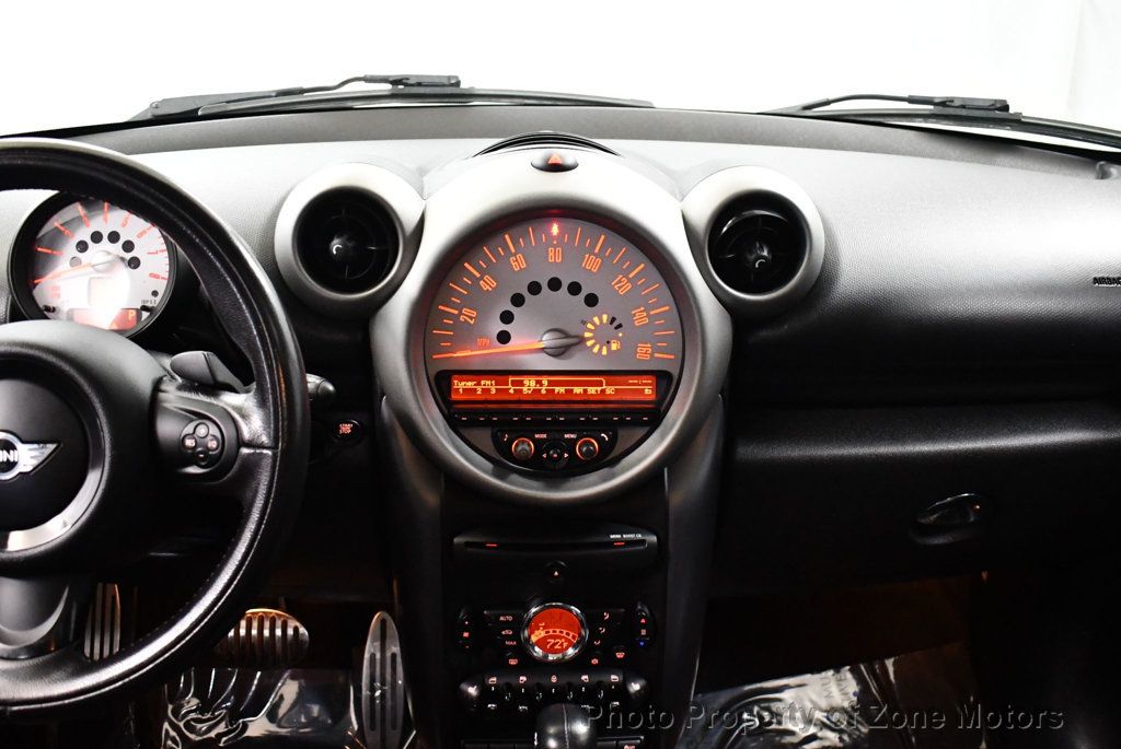 2011 Mini Cooper S photo 26
