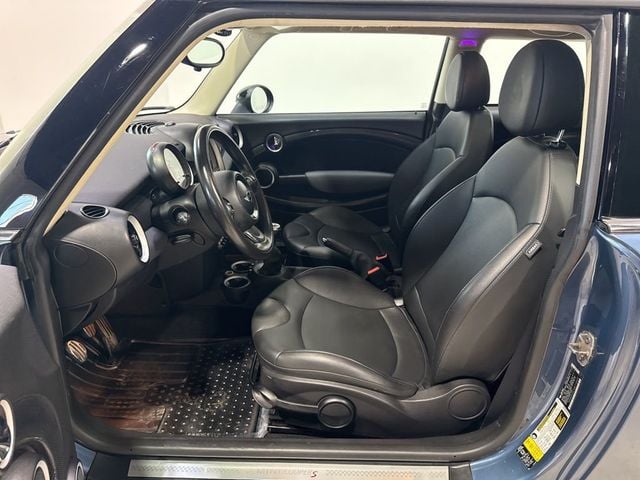 2011 MINI Cooper S Hardtop 2 Door  - 22995810 - 19