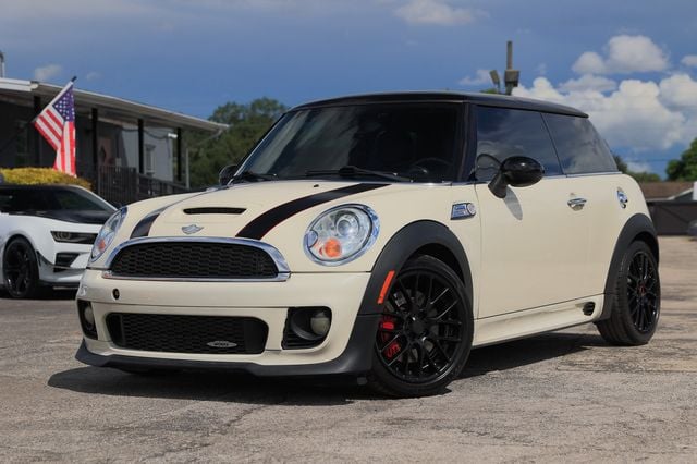 2011 MINI John Cooper Works Cooper Hardtop 2 Door - 22913055 - 0