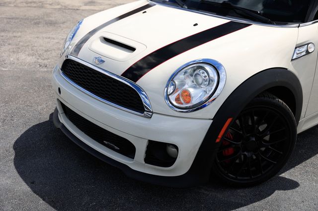 2011 MINI John Cooper Works Cooper Hardtop 2 Door - 22913055 - 24