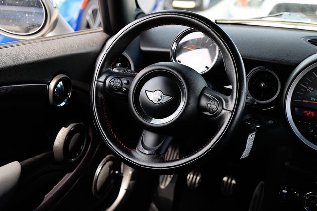 2011 MINI John Cooper Works Cooper Hardtop 2 Door - 22913055 - 27