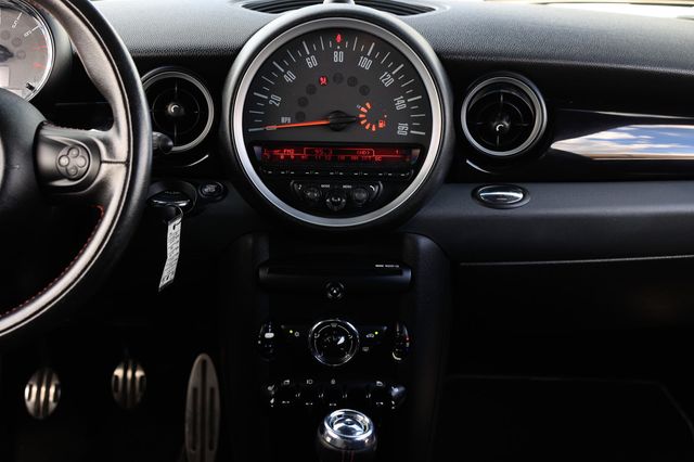 2011 MINI John Cooper Works Cooper Hardtop 2 Door - 22913055 - 34