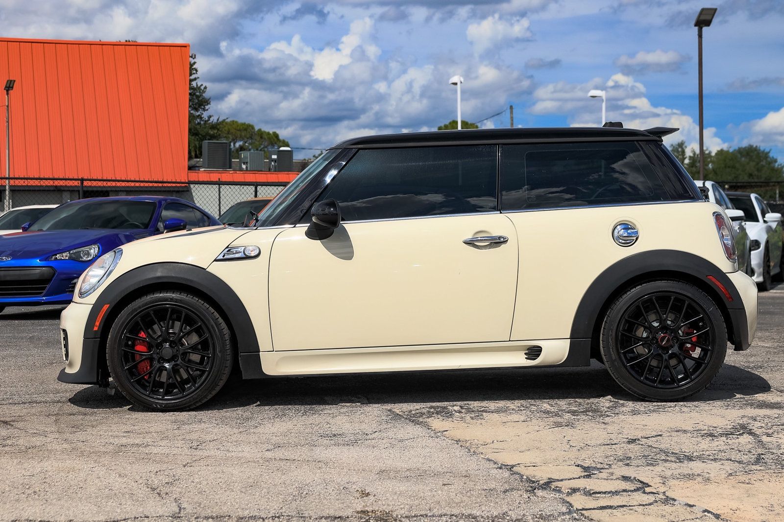 2011 Mini Cooper Hardtop John Cooper Works photo 5