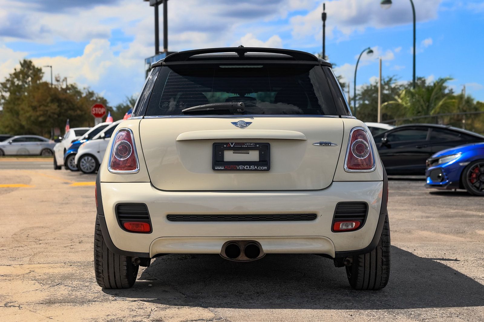 2011 Mini Cooper Hardtop John Cooper Works photo 8