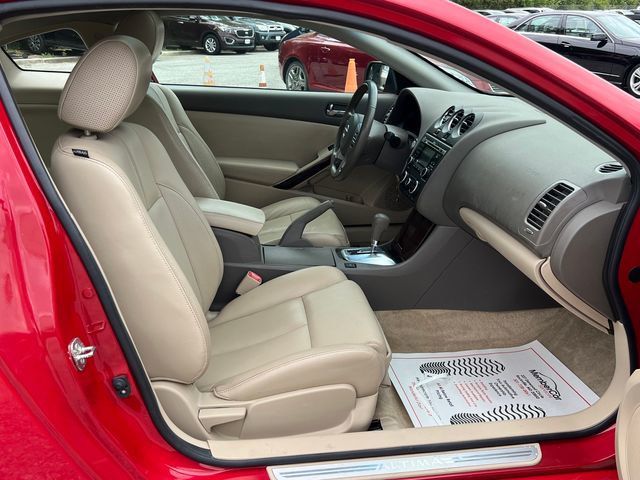 2011 Nissan Altima 2dr Coupe I4 CVT 2.5 S - 23028582 - 16