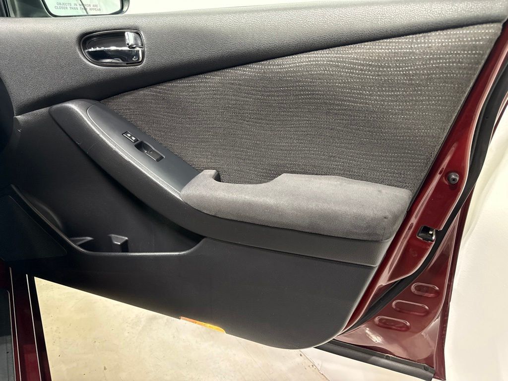 2011 Nissan Altima 4dr Sedan I4 CVT 2.5 S - 23038627 - 21