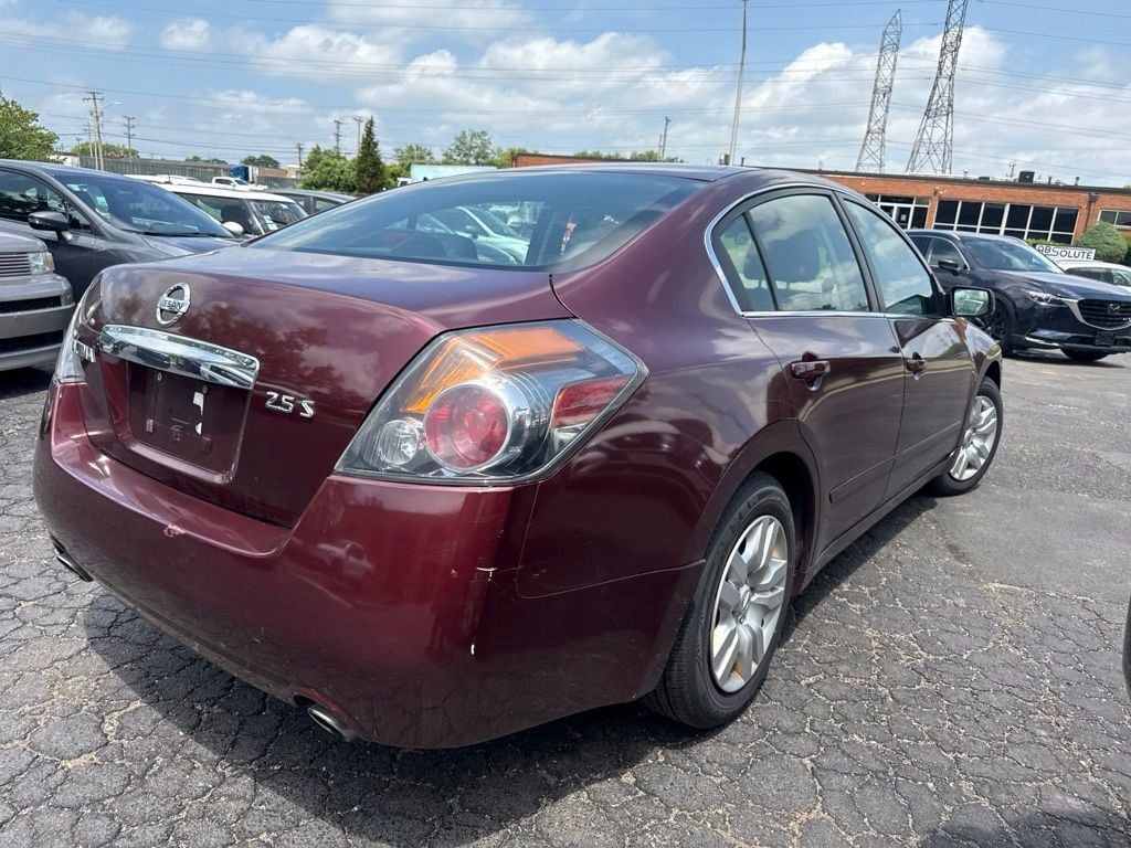 2011 Nissan Altima 4dr Sedan I4 CVT 2.5 S - 23038627 - 6