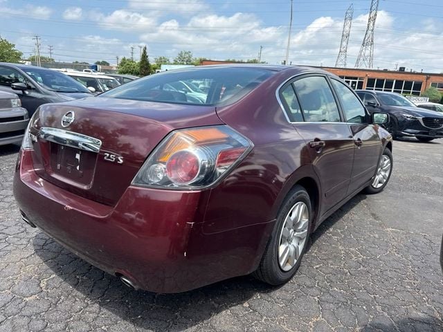 2011 Nissan Altima 4dr Sedan I4 CVT 2.5 S - 23038627 - 6