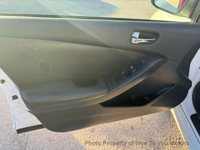 2011 Nissan Altima 4dr Sedan I4 CVT 2.5 S - 22981649 - 14