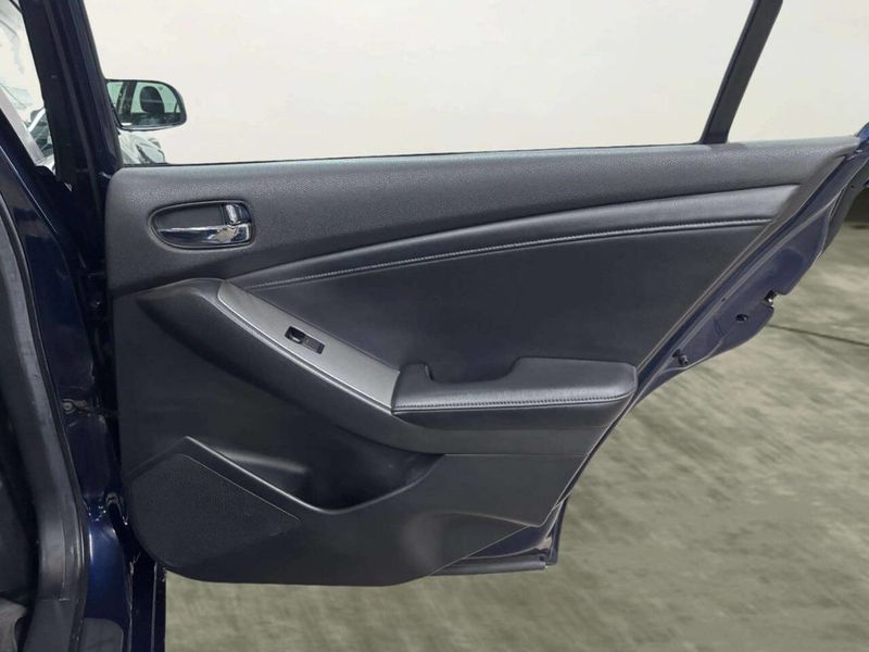 2011 Nissan Altima 4dr Sedan V6 CVT 3.5 SR - 22977670 - 15