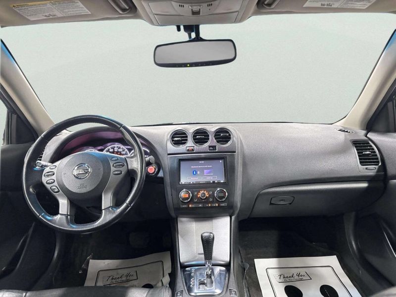 2011 Nissan Altima 4dr Sedan V6 CVT 3.5 SR - 22977670 - 20