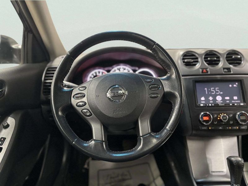 2011 Nissan Altima 4dr Sedan V6 CVT 3.5 SR - 22977670 - 25