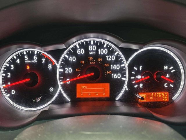 2011 Nissan Altima 4dr Sedan V6 CVT 3.5 SR - 22977670 - 31